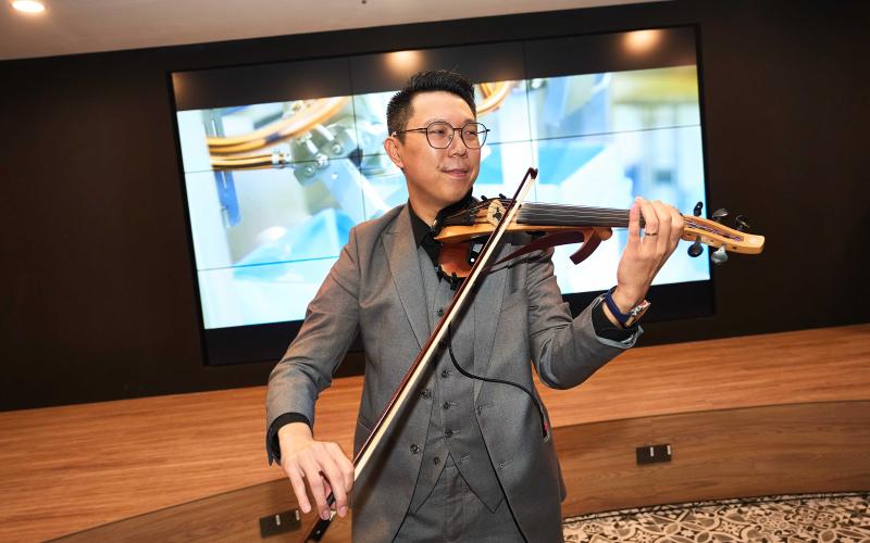 Opening Pattyn Asia office - violinist